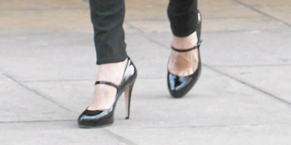MARY JANES: Klassiske pumps med reim over vristen. MARY JANES: Klassiske pumps med reim over vristen.