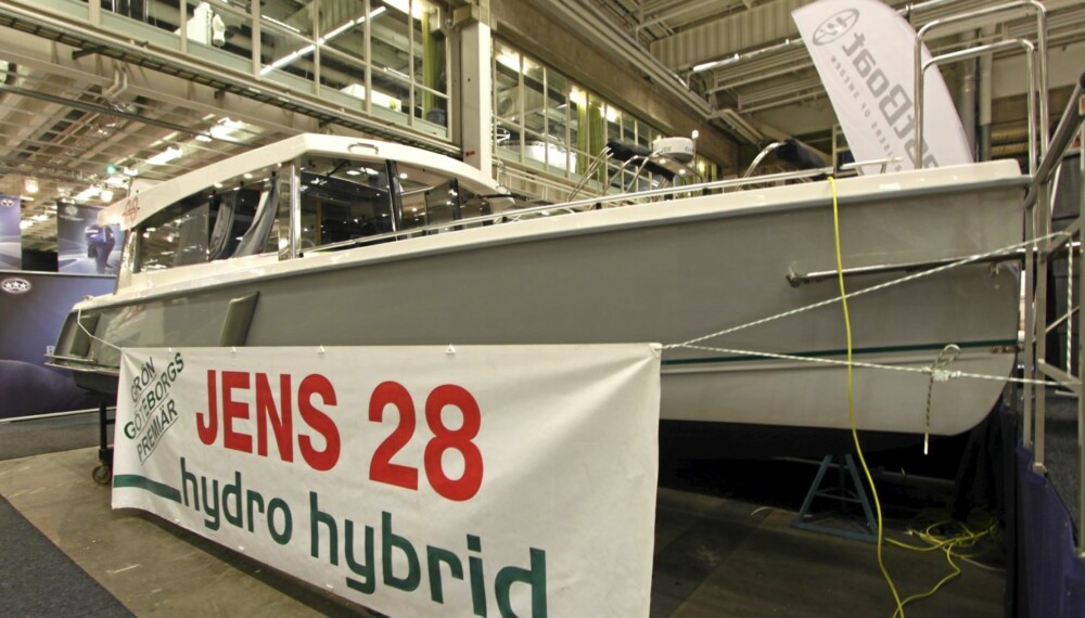SVENSK: Nyheten Jens 28 Hydro Hybrid er svenskutviklet miljøbåt som satser på hybridløsning.