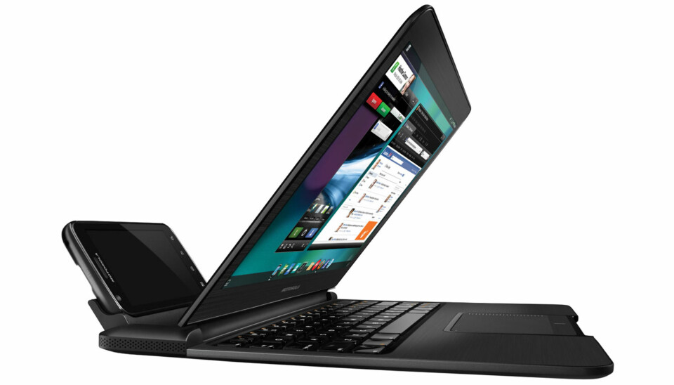 MOBIL TIL HJERNE: Motorola Lapdock har ikke egen prosessor eller minne. Mobilen gjør i stedet jobben.