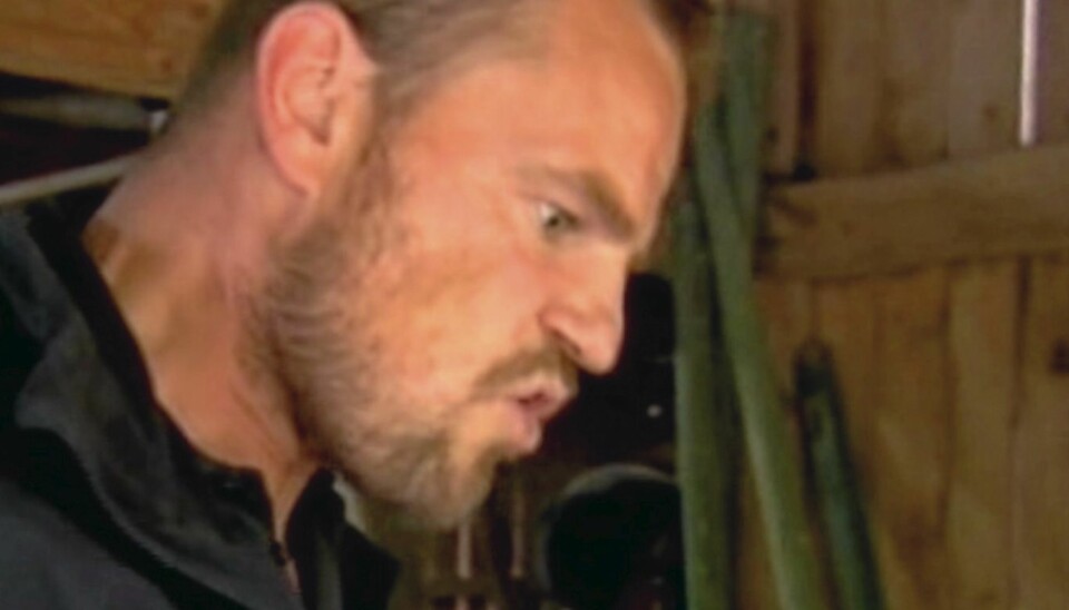 - Han kan reise så langt til helvete med som han klarer. Forbanna idiot! utbrøt Ståle etter en krangel med den nye storbonden, Tommy.