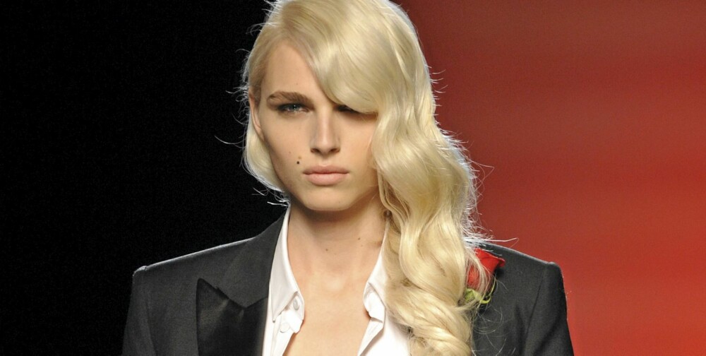 ANDROGYN: Med sitt sensuelle utseende har Andrej Peijic blitt en populær modell. Her for Jean-Paul Gaultier.