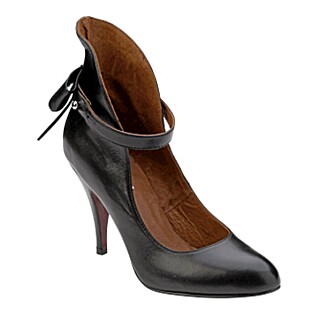 RØDE SÅLER: Bianco sko med røde såler til 800 kroner.