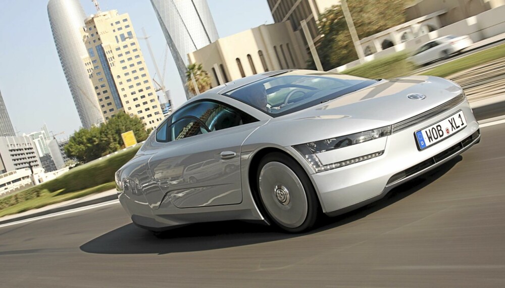 MERKELIG: Til tross for at XL1 ser futuristisk ut, så ser man at det er en Volkswagen.