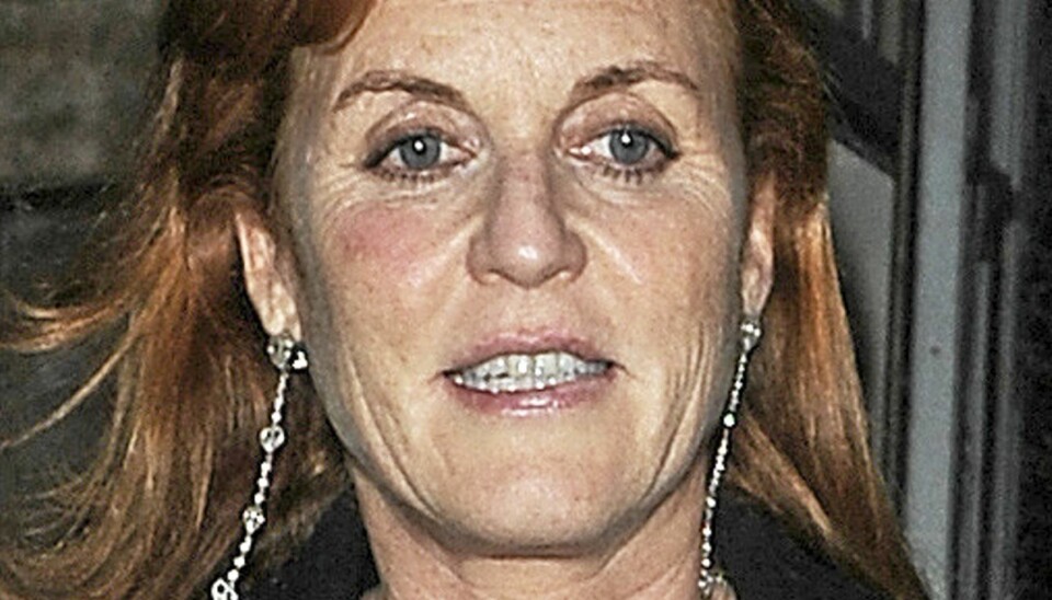 ALENE: Sarah Ferguson har ikke lenger den britiske kongefamilien i ryggen. De har fått nok av 51-åringens endeløse rekke av skandaler.