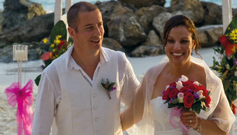 GIFT: Mikaela Ahlgren (33) og Erik Suren (37) tok med seg barna til Aruba og giftet seg i all hemmelighet.