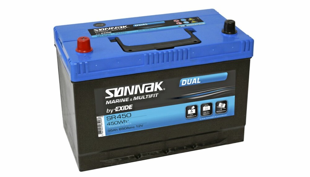 SJEKK: Etter å ha sjekket at batteriet ikke har noen synlige skader, bør man teste om det er fulladet før man begynner montering.