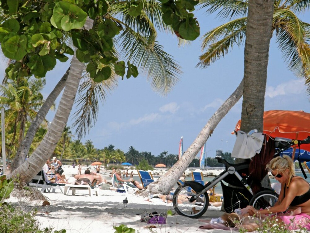 BYSTRANDEN: Key West er ikke mest kjent for sine strender, men denne rett ved sentrum har alt en strand skal ha.