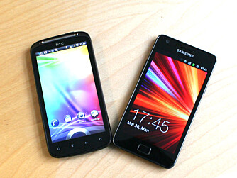 TOPPMODELLER: HTC Sensation (t.v.) kjemper mot Samsungs nye flaggskip Galaxy S II.