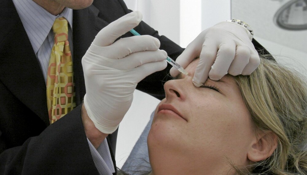 LAMMER MUSKLENE: Flere og flere kvinner benytter seg av nervegiften botox for å bli kvitt rynkene. Foto: AP