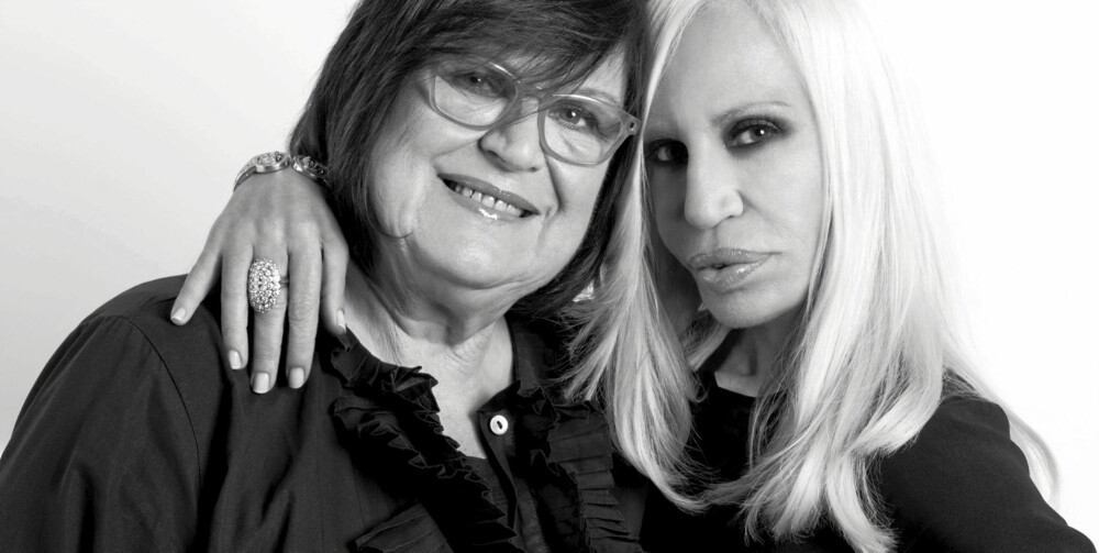 FRA VENSTRE: H&Ms kreative rådgiver Margareta van den Bosch og Donatella Versace.
