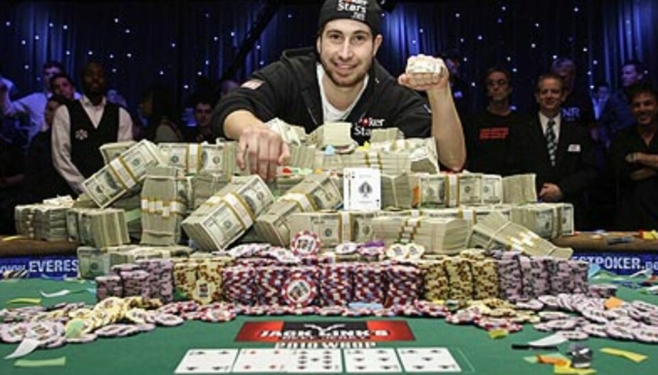 Regjerende mester: Jonathan Duhamel fra Canada vant WSOP i 2010 - og reiste hjem med 9 millioner dollar i kofferten.