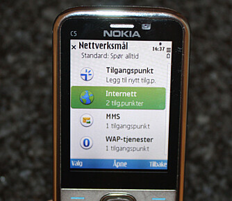 NOKIA S60: På S60-telefoner kan du slette tilgangspunktene dine for å garantere at du ikke bruker internett.