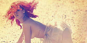 RIHANNA I SANDA: Rihanna brukte blant annet dette sexy bildet av seg selv for å promotere sin nyeste plate «Loud».