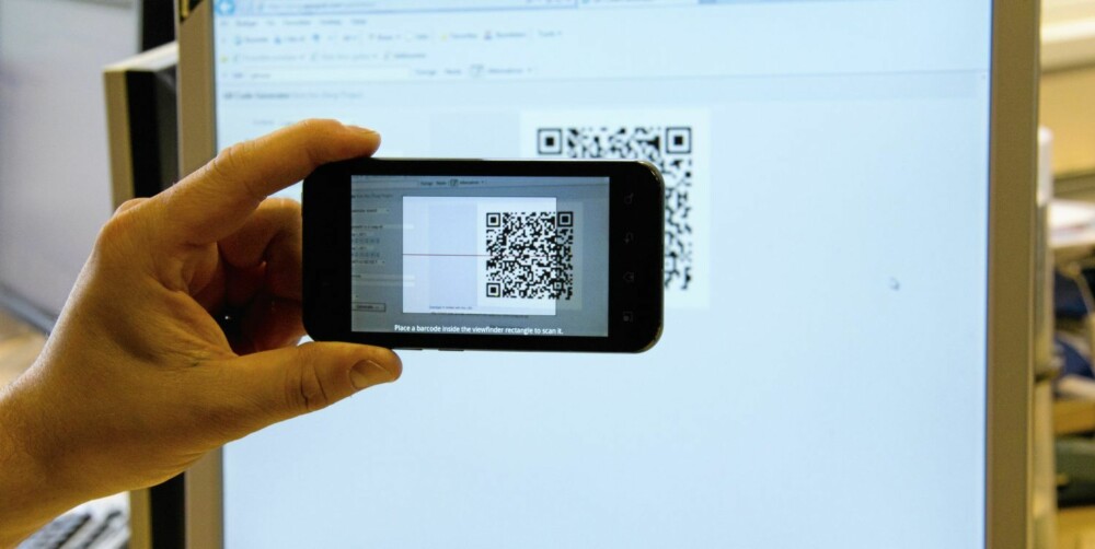 SKANN: Med et program som leser strekkoder på mobilen, kan du få vite hva som skjuler seg bak en såkalt QR-kode. SKANN: Med et program som leser strekkoder på mobilen, kan du få vite hva som skjuler seg bak en såkalt QR-kode.