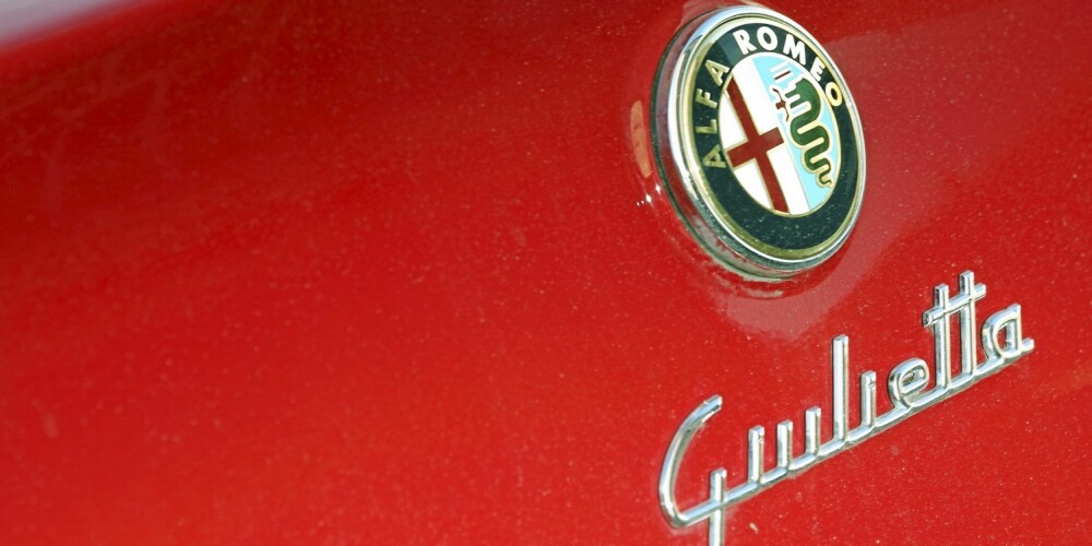 NEST SIST: Det italienske merket Alfa Romeo havner nest sist i årets undersøkelse.