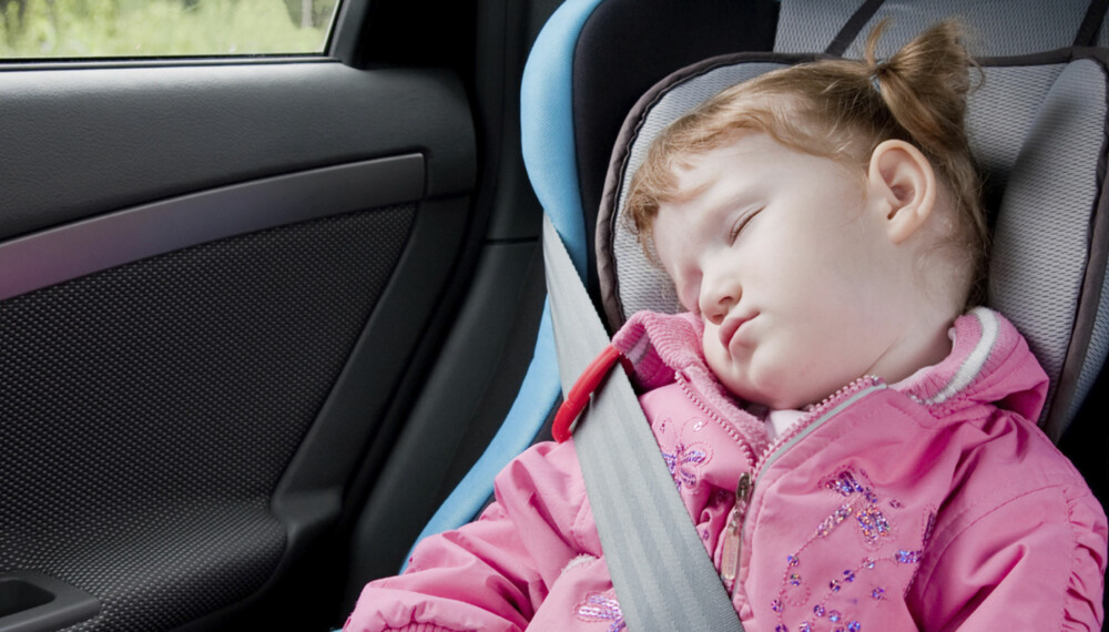 KVALM: Med enkle grep kan du minske risikoen for kvalme barn i bilen.
