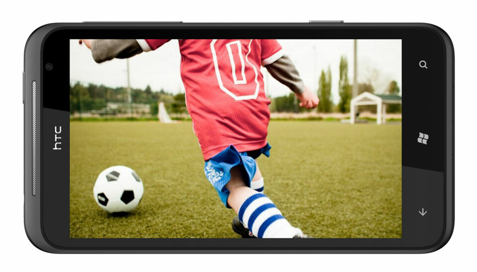 HTC Titan er en Windows Phone 7 telefon, og støtter endelig norsk språk.