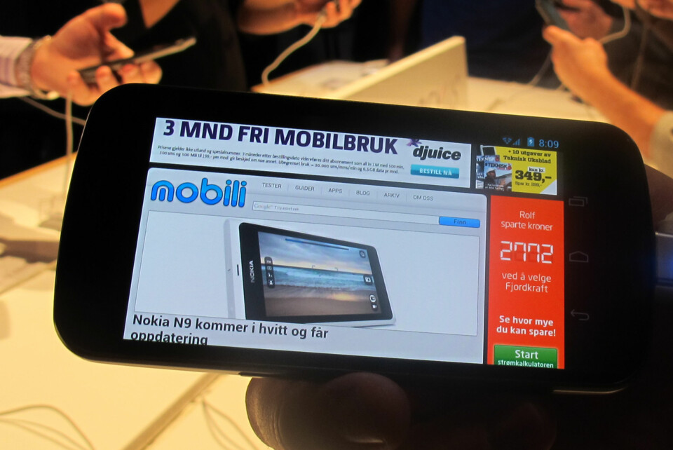 SURFEKONGE: Med LTE-teknologi og HD-skjerm er Galaxy Nexus som skapt for surfing.