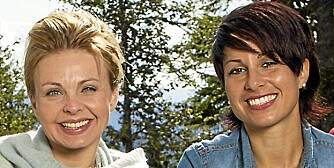 PÅ TV: Linda er en av fire bønder i årets «Jakten på kjærligheten». Her sammen med programleder Marthe Sveberg Bjørstad.