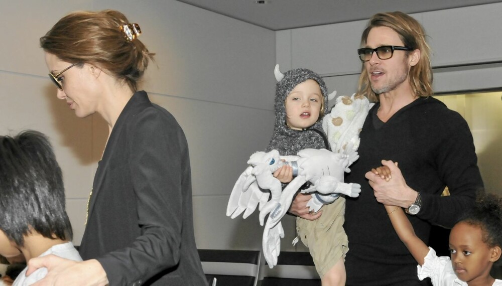 Angelina og partneren Brad Pitt har sønnen Maddox (10) fra Kambodsja, Pax (8) fra Vietnam og datteren Zahara (6) som er født i Etiopia, i tillegg til deres tre biologiske barn, datteren Shiloh (5) og tvillingene Knox og Vivienne (3).