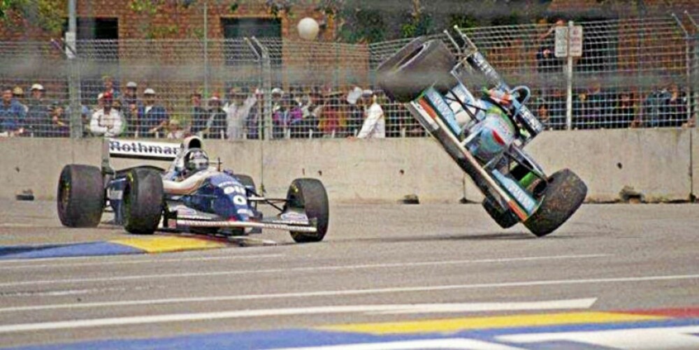 SLEIP SEIER: I 1994 vant Schumacher ved å krasje inn i Williams' Damon Hill.