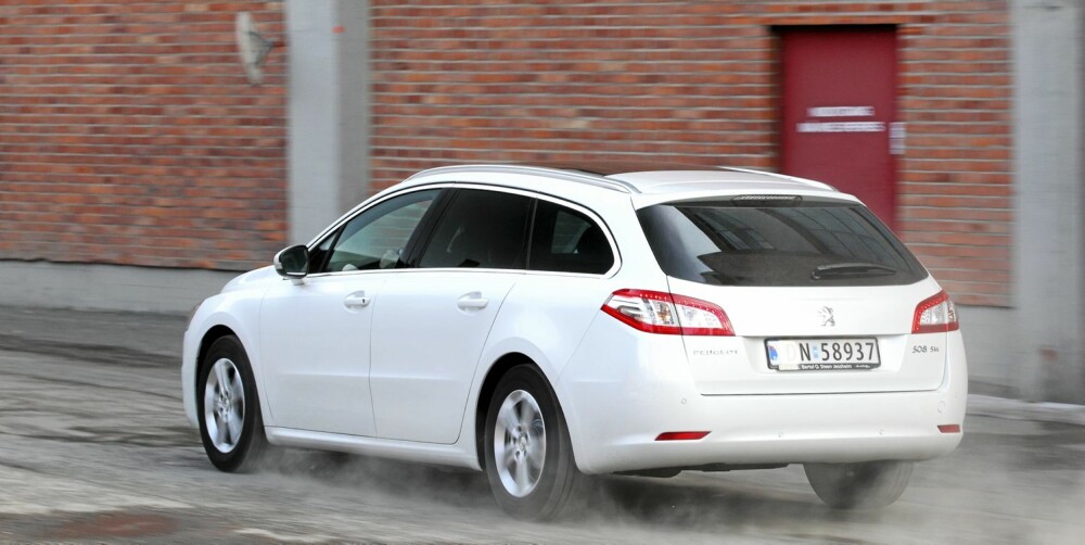 THE WINNER: 508 er årets mest solgte Peugeot-modell, og er en komfortabel familiebil som tilbyr mye avansert utstyr, og det til en pris som gjør den til et svært interessant alternativ. THE WINNER: 508 er årets mest solgte Peugeot-modell, og er en komfortabel familiebil som tilbyr mye avansert utstyr, og det til en pris som gjør den til et svært interessant alternativ.