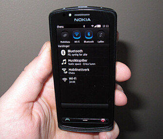 SETT DET FØR: Nokia har oppdatert Symbian med en statusmeny som er mer eller mindre identisk med den du finner i Android-telefoner.