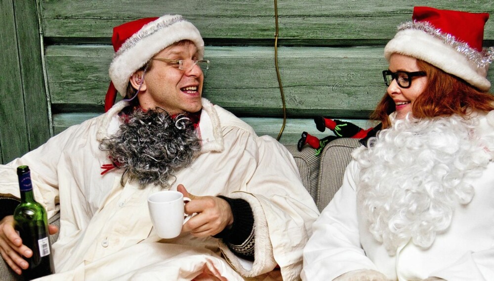 NISSEPAR: Asbjørn (Espen Eckbo) og Synne (Siw Anita Andersen) ble et slags par i Nissene på låven. I årets julekalender får vi se om det er sant at gammel kjærlighet aldri ruster.