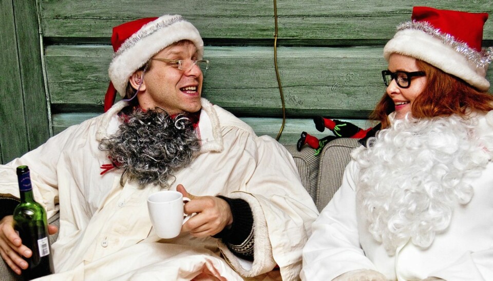 NISSEPAR: Asbjørn (Espen Eckbo) og Synne (Siw Anita Andersen) ble et slags par i Nissene på låven. I årets julekalender får vi se om det er sant at gammel kjærlighet aldri ruster.