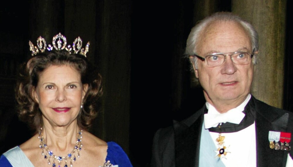 ISFRONT Dronning Silvia har slitt med å holde masken offentlig sammen med Carl Gustaf. Årets mange skandaler har gått hardt innpå henne. Nå skal de finne tilbake til hverandre i Thailand.