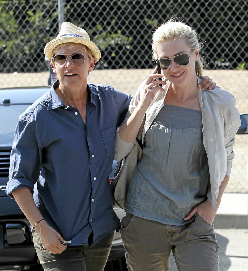 Ellen Degeneres og kona Portia de Rossi har kjøpt Brads staselige hus i Malibu.