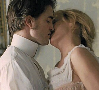 HETT PÅ SETT: Robert Pattinson og Uma Thurman  får det til å syde i det kommende kjærlighetsdramaet "Bel Ami".