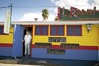 FARGERIK PIZZAHYTTE: Som ellers i Karibia elsker innbyggerne farger.