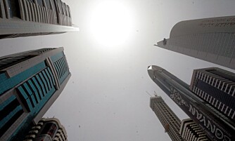 SUNSHINE SKYLINE: Solen skinner på Dubais skyline, som har skutt i været på bare ti år med byggeboom.
