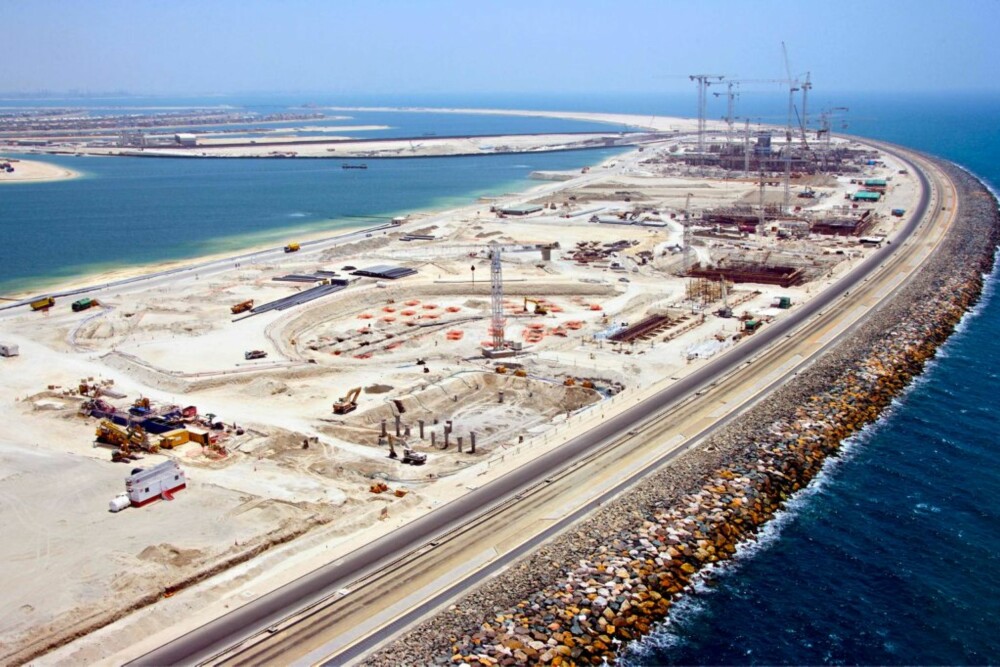 FEM ÅR: Det tok fem år å bygge Palm Jumeira ut i fra millioner av tonn med ørkensand.
