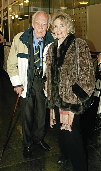 Lasse Kolstad og kona Bab Christensen var også i sin alders høst levende opptatt av kultur. Her er skuespillerparet under premieren på "Katt på Hett Blikktak" i 2007.