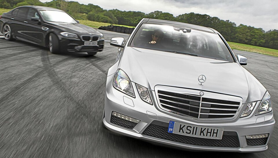 CLASH OF THE TITANS: Mercedes E63 AMG mot BMW M5.