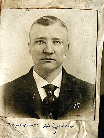 Nordmannen Anders Helgelien ble trolig Belle Gunness¿ siste mannlige offer. Han ble drept i januar 1908 og det var broren Asle Helgelien som oppklarte Belle Gunness-mordene.
