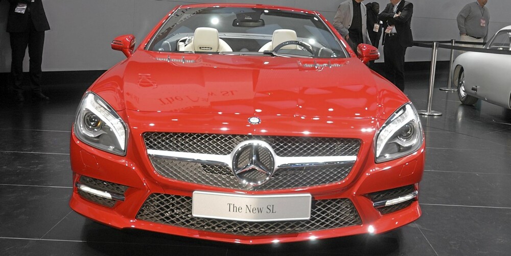 FJESBIL: Mercedes SL blir den første modellen med mbrace2-systemet. Foto: Daimler AG