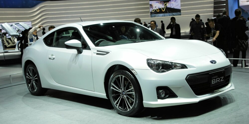 MORSOM: Tvillingbilene Toyota GT86 og Subaru BRZ skal vise at de gamle storhetene ikke har glemt hvordan man lager morsomme biler. MORSOM: Tvillingbilene Toyota GT86 og Subaru BRZ skal vise at de gamle storhetene ikke har glemt hvordan man lager morsomme biler.