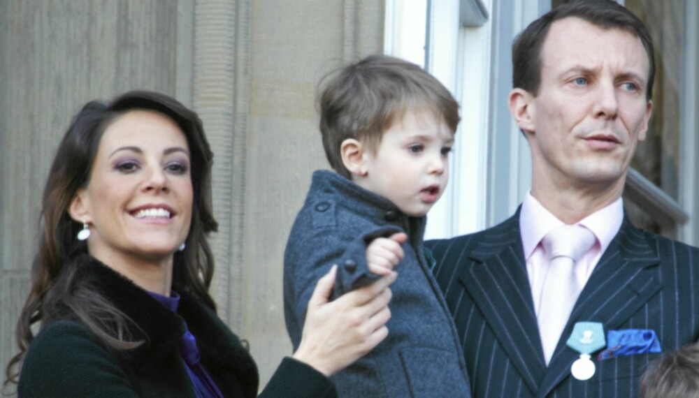 FAMILIEFORØKELSE: Prins Joachim og prinsesse Marie har gitt vesleprinsen Henrik en lillesøster. Her er familien under feiringen av dronning Margrethes 40-årsjubileum i uken som gikk.