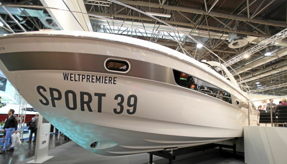 NYHET: Bavaria lanserte her verdensnyheten 39 Sport under årets store båtmesse i Düsseldorf.
