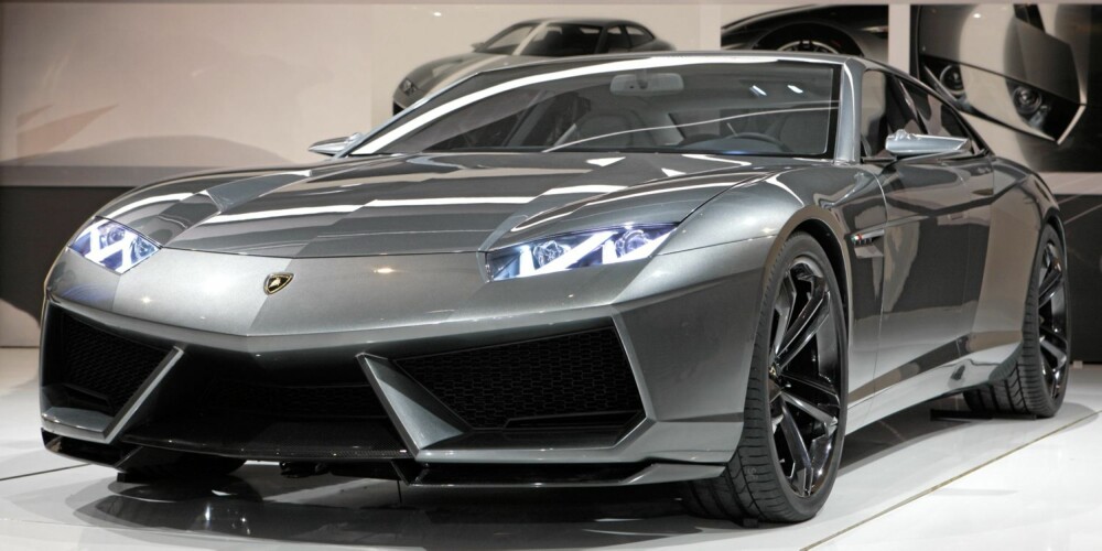 FAMILIEBIL: Lamborghini-konseptet Estoque på bilutstillingen i Paris i 2008.