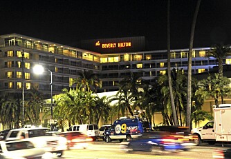 Det var her, på Beverly Hilton hotel, at Whitney ble funnet død lørdag..