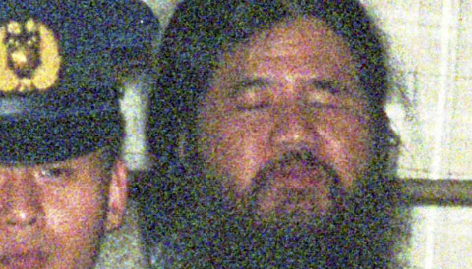 Dommedagssektens guru Shoko Asahara ble dømt til døden ved henging for en rekke nervegassangrep som toppet seg med angrepet mot T-banen i Tokyo hvor 12 ble drept og minst 5500 skadet.