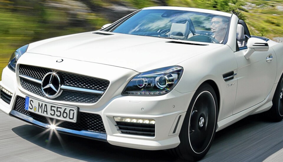MUSKLER: Mercedes SLK 55 AMG har en 5,5 liters selvpustende V8-motor på 428 hk.