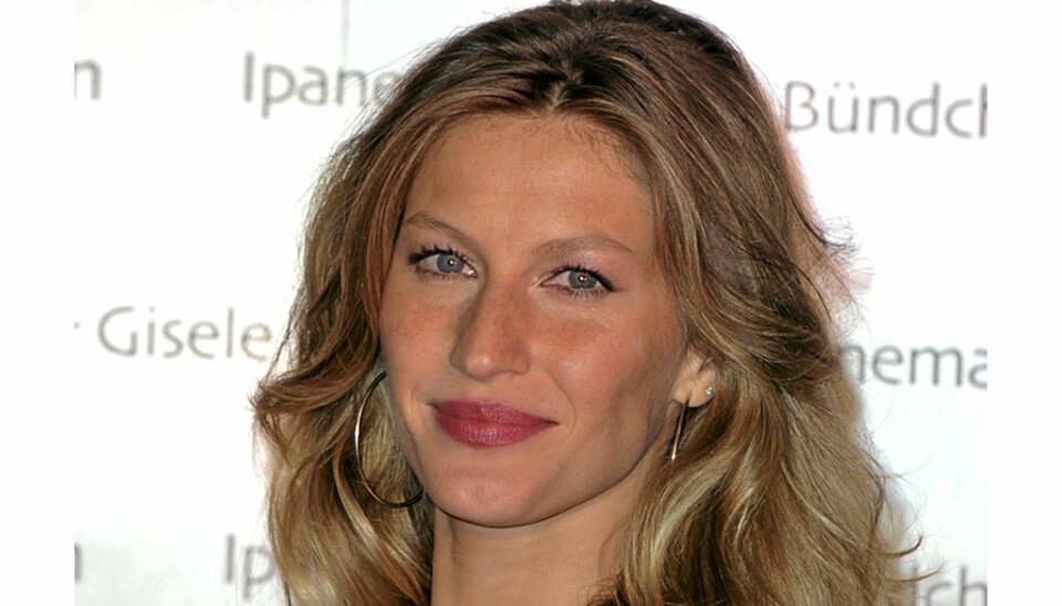 DE RIKTIGE FARGENE: Med sitt mellomblonde hår og varme undertone er Gisele Bündchen en varm høst i den sesongbaserte fargeanalysen, og kler blant annet disse fargene. Finn ut hvilke farger du kler best.