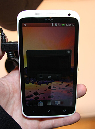 ONE X: Den nye toppmodellen fra HTC har firekjerneprosessor og et lynraskt kamera.