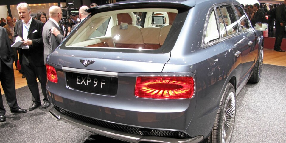 UTRADISJONELL: Vi kan hvertfall ikke gi Bentley på pukkelen for å gi dunder-SUVen et tradisjonelt utseende.