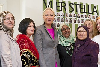 Stellas målgruppe er i hovedsak kvinner med minoritetsbakgrunn, men er også et tilbud til andre kvinner som opplever utfordringer.